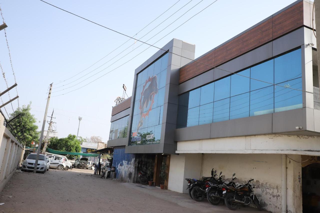 Hotel Dolphin Residency Patan  Exterior photo
